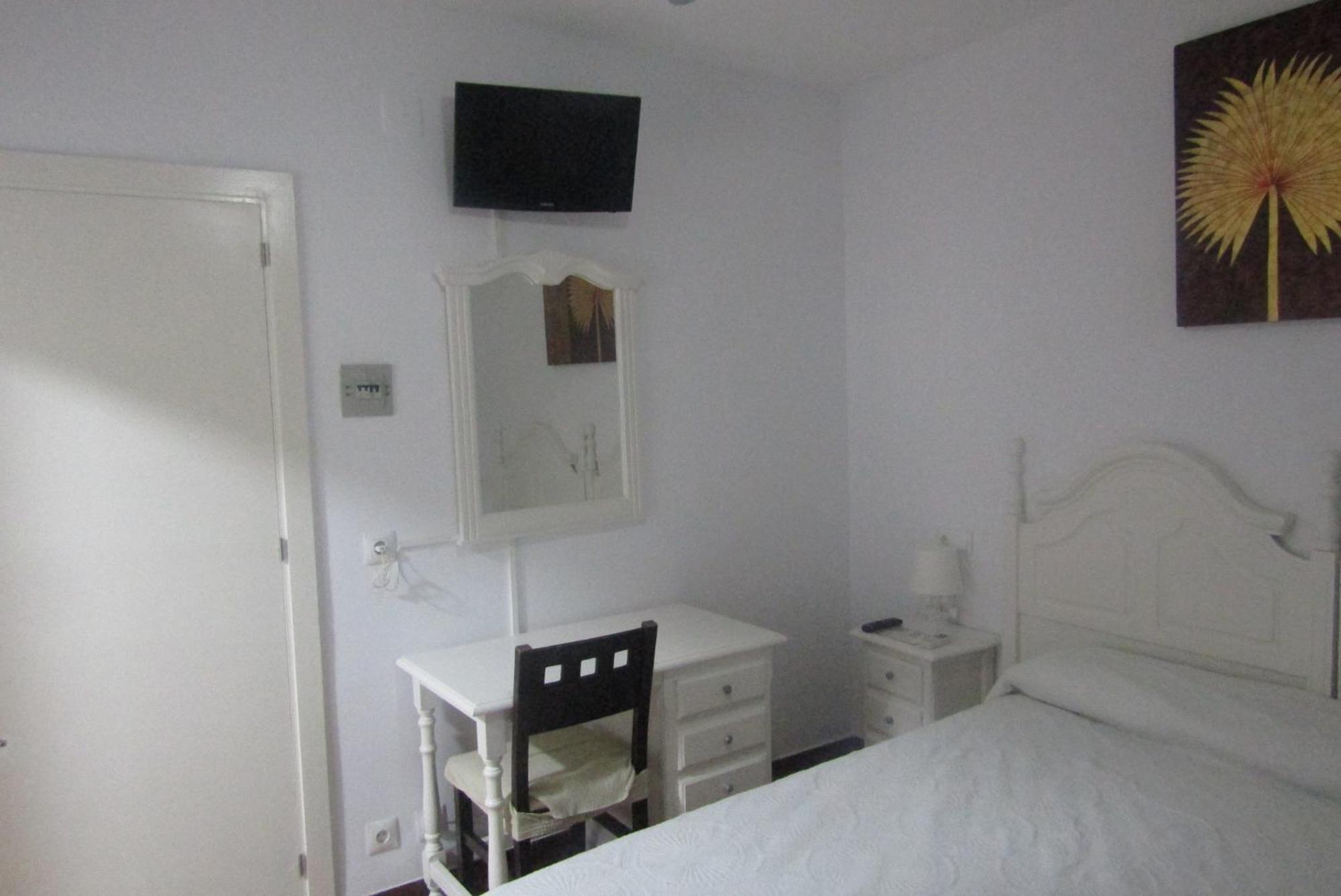 Hostal Andalucia Almunecar Bagian luar foto